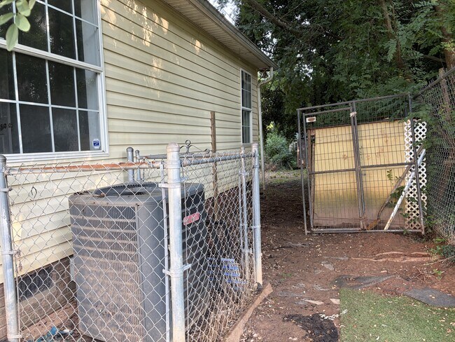 Building Photo - 507 W Norment Ave