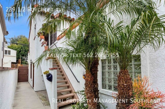 Building Photo - 239 1/2 Roycroft ave-
