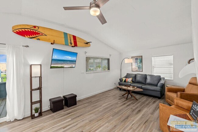 Building Photo - 105 E Marisol Dr