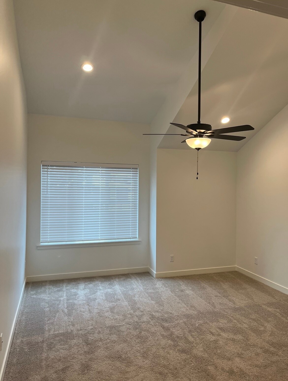 Building Photo - 520 S Orchard Dr