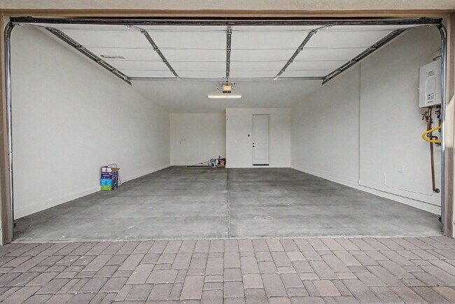 Building Photo - 6954 W Maya Way