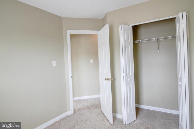 Building Photo - 160 Harpers Way