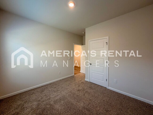 Building Photo - New Construction Home for Rent in Owens Cross Roads, AL!