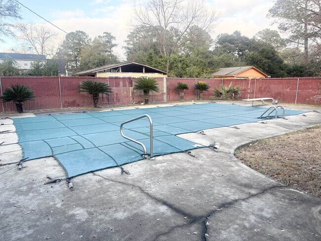 Building Photo - 2561 Allan Way