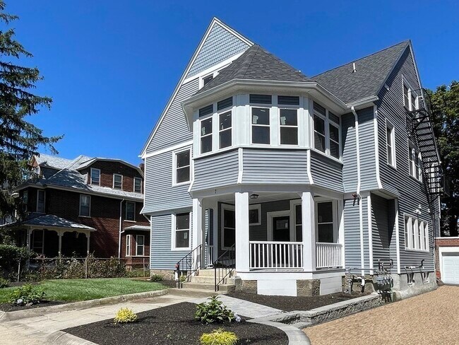 Building Photo - 7 Waumbeck St