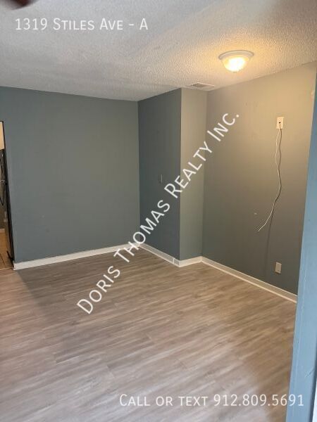 Building Photo - 1319 Stiles Ave