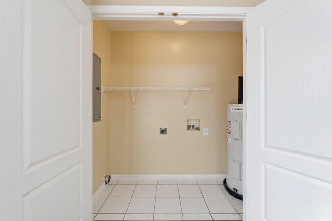 Building Photo - 405 Maryrose Dr