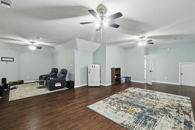 Building Photo - 10701 Los Rios Dr