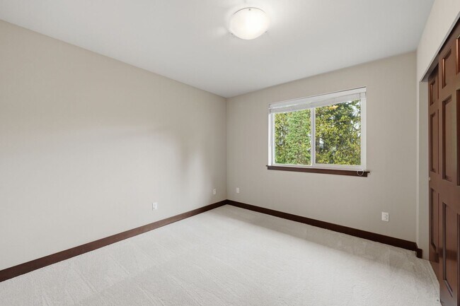 Building Photo - Stunning Finn Hill Retreat — Space, Style & Privacy