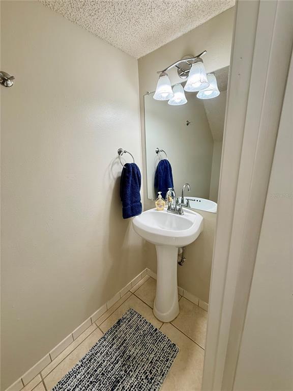 Building Photo - 10053 Lake Oak Cir