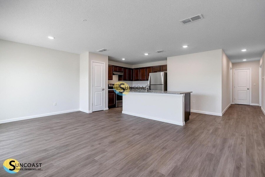 Building Photo - 6486 Sweetbay Ln