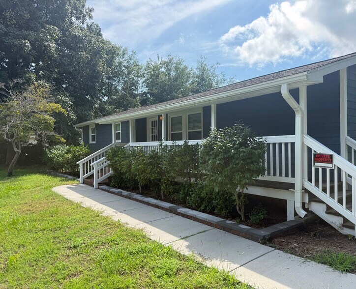 Building Photo - 112 Hill Ln