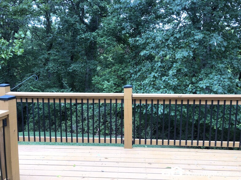 Building Photo - 1137 New Ballwin Oaks Dr