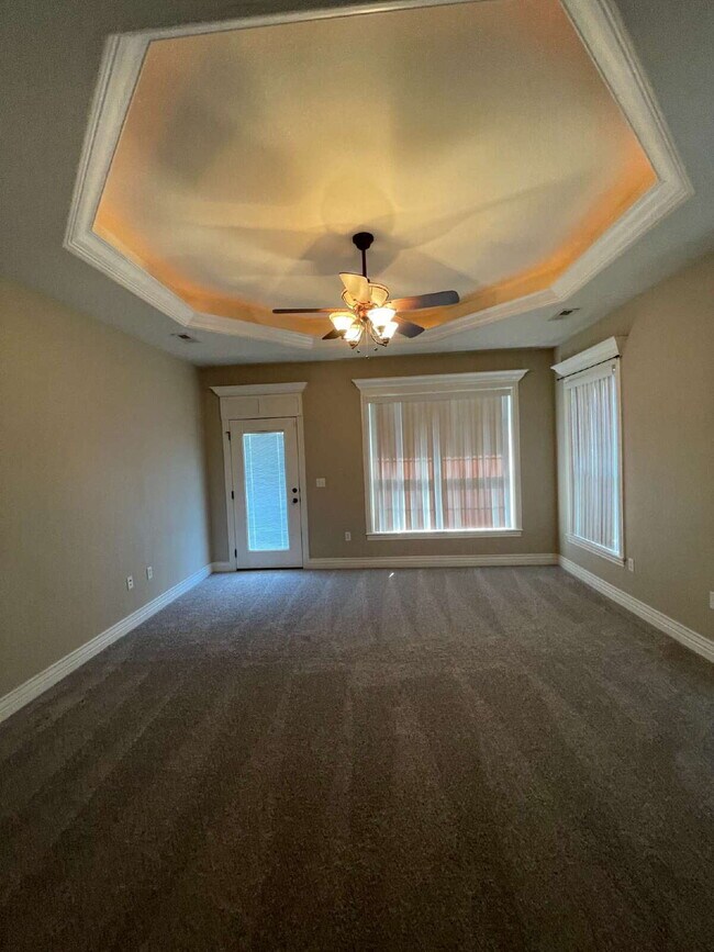 Building Photo - 4BR / 3Car garage / Fully fenced in backyard - Stunning property