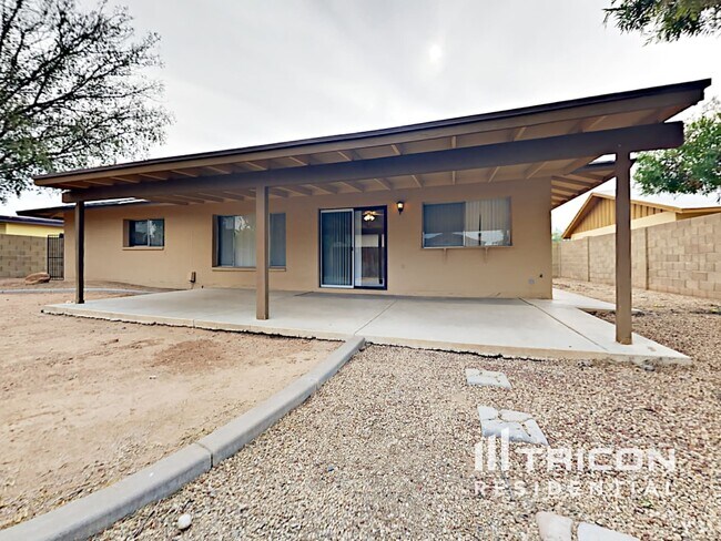 Building Photo - 3822 W Mauna Loa Ln