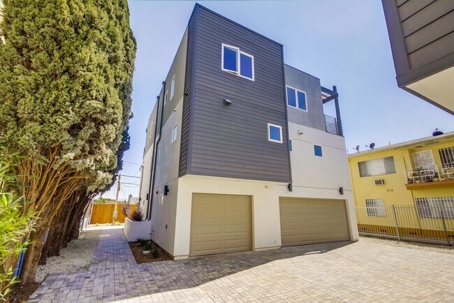 Building Photo - 6546 1/2 La Mirada Ave.-