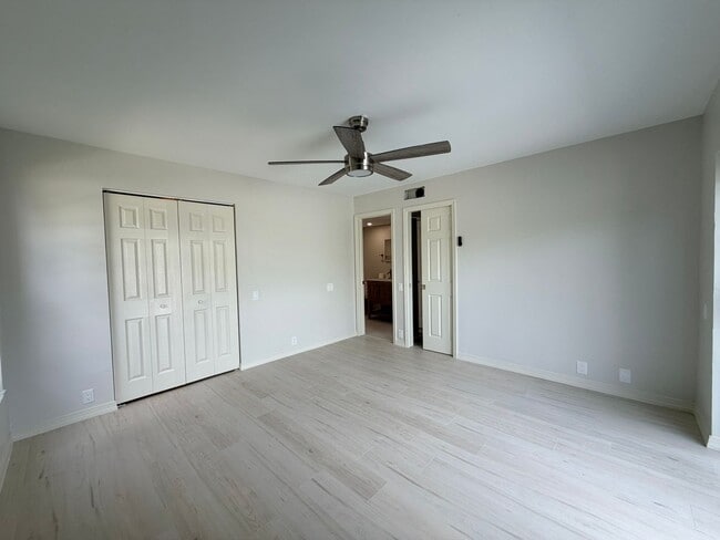 Building Photo - Beautiful Remodeled Townhome