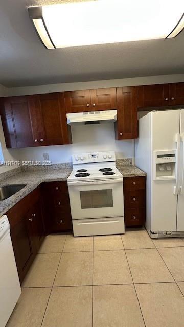 Building Photo - 8225 Sunrise Lakes Blvd