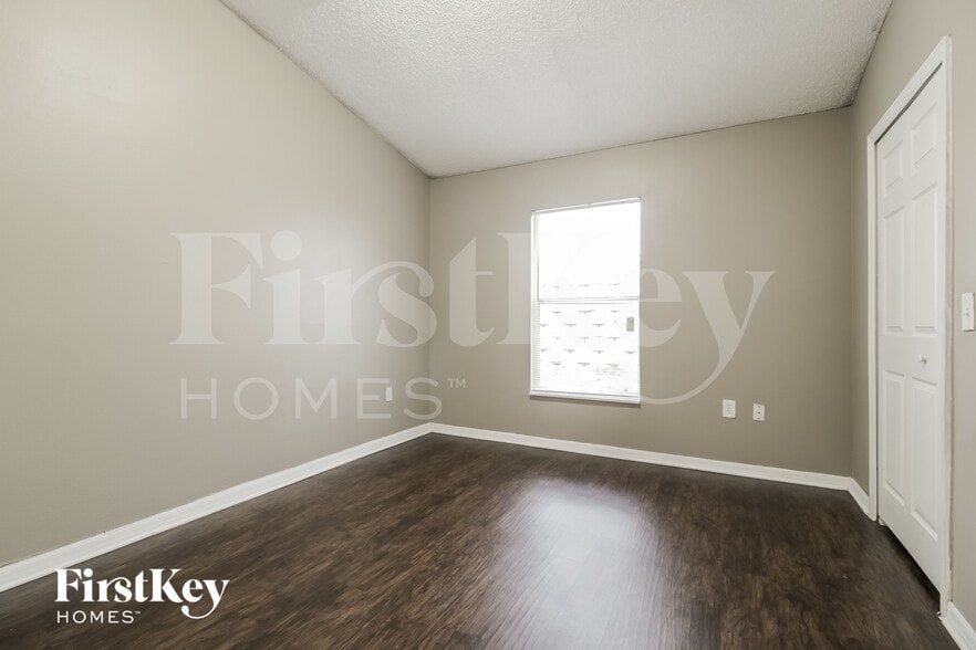 Building Photo - 7560 Groveoak Dr