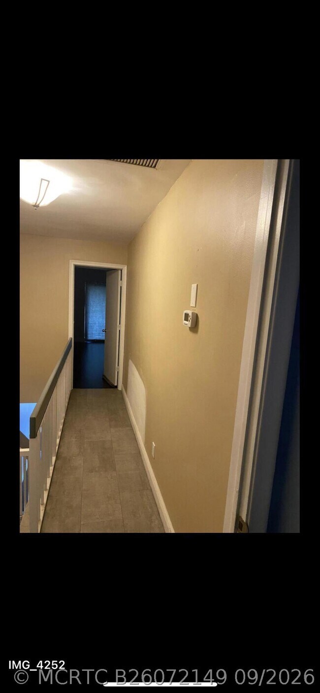 Building Photo - 6557 Racquet Club Dr