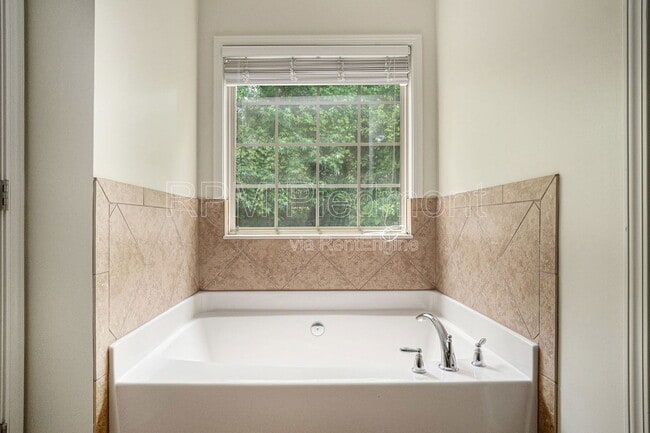 Building Photo - 2786 Birch Grove Ln SE