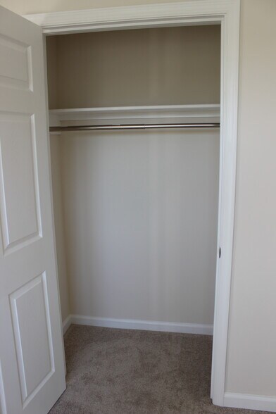 Closet - 3288 E Pheasant Cir