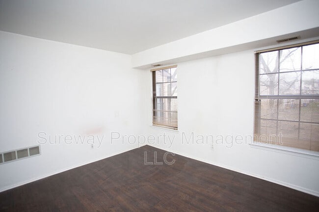 Building Photo - 40 Sumac Ct