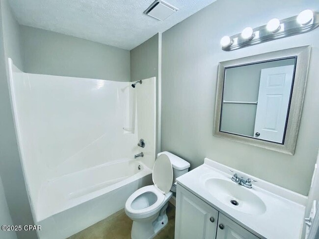 Building Photo - 1925 W 27th St