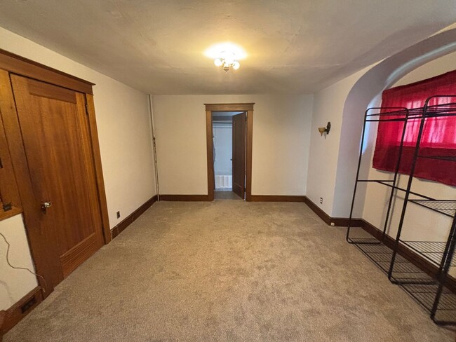 Building Photo - 163 Ackley Ave