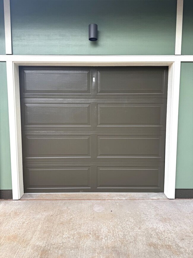 Building Photo - Kapili - Brand new two bedroom, two bath townhome with Garage