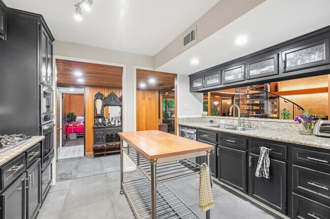 Building Photo - 29 Winged Foot Dr