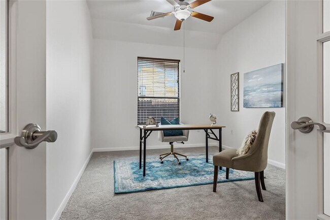 Building Photo - 5501 Allamanda Dr