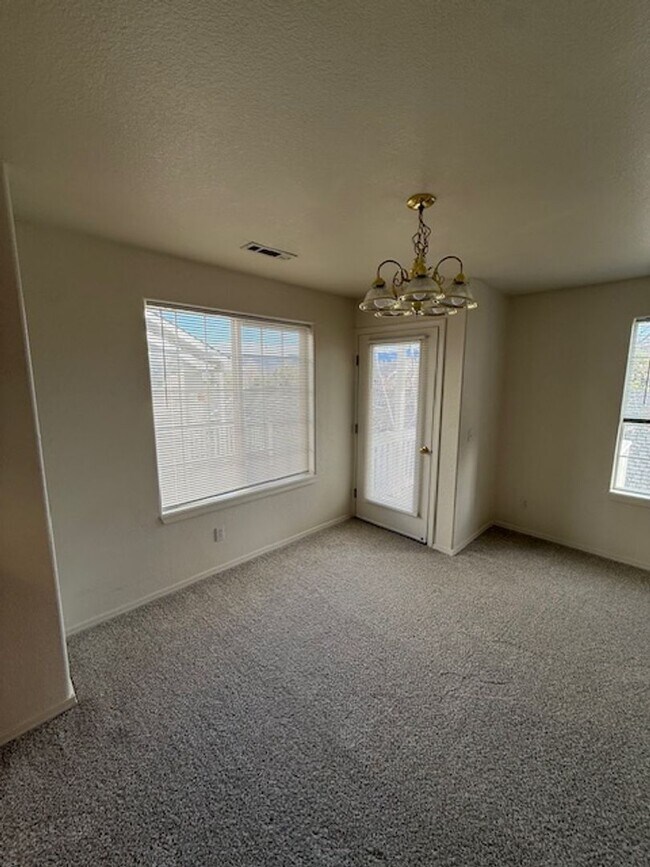 Building Photo - 3014 W Villard St