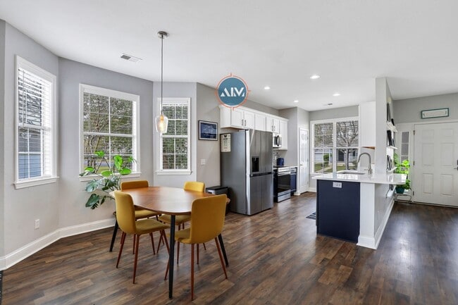 Building Photo - Stunning 3-Bedroom Home in University Park – Move-In Ready!