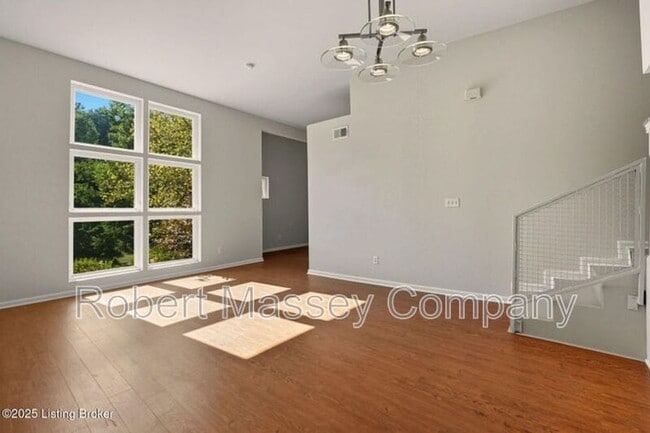 Building Photo - 2745 Grinstead Dr