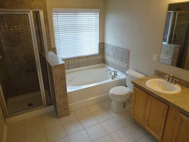 Building Photo - 11112 Silver Fern Way