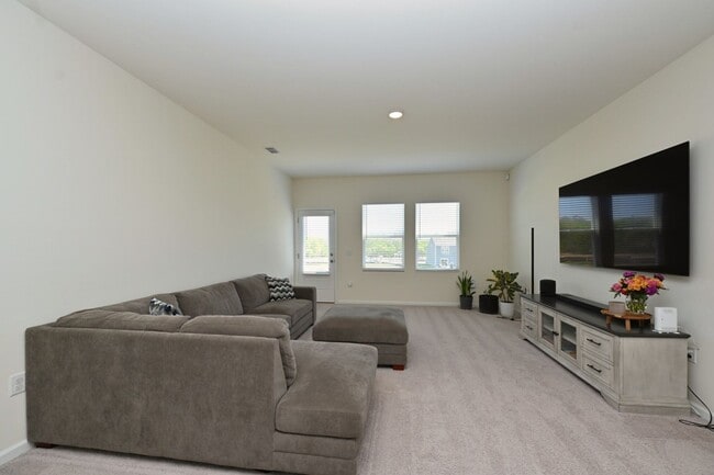 Building Photo - **RARE FIND: LIKE NEW, ONE-OWNER, 5-BED, 3-BATH HOME BUILT IN 2025 IN A NEIGHBORHOOD WITH RESORT-...