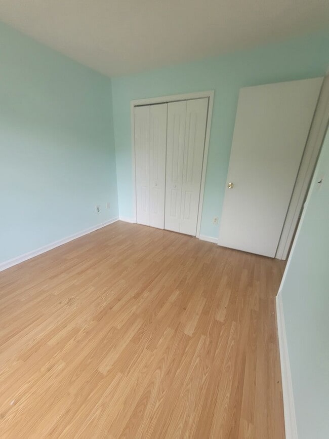 Building Photo - 3 bedroom 2 bath home located in mid -Wilmington area