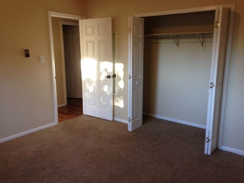 Building Photo - 5415 Akes Dr