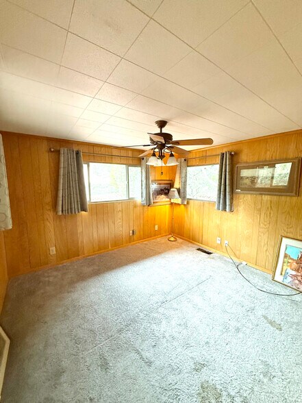 Building Photo - 130 Sugar Loaf Dr