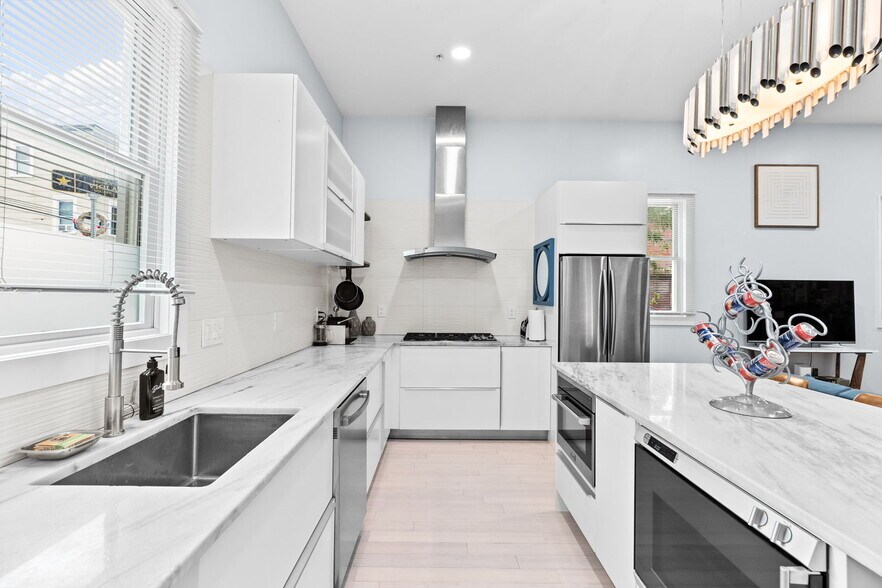 Building Photo - 110 Trenton St