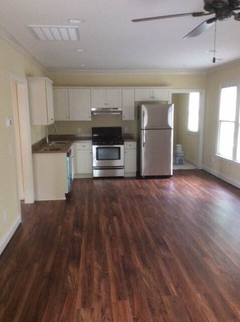 Building Photo - 1009 Grace St