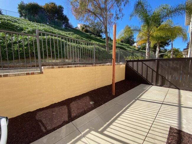 Building Photo - 4 Bedroom House in La Costa Greens Community