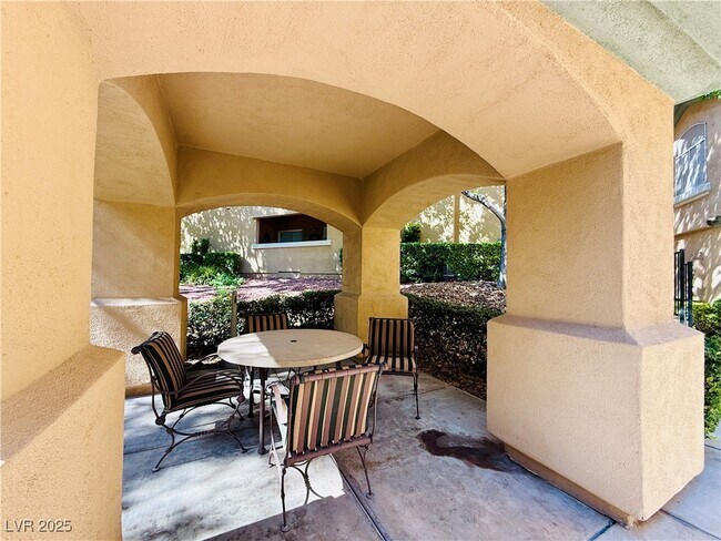 Building Photo - 8716 Red Brook Dr