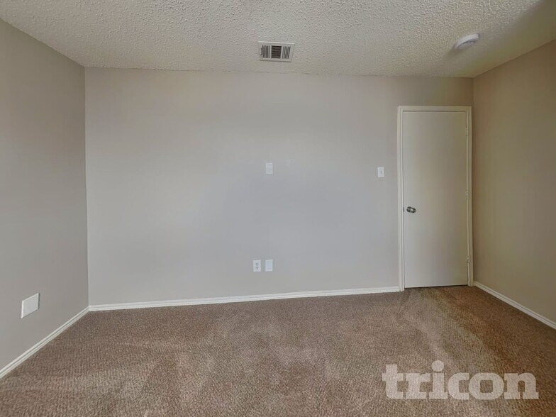 Building Photo - 7422 Amber Dr