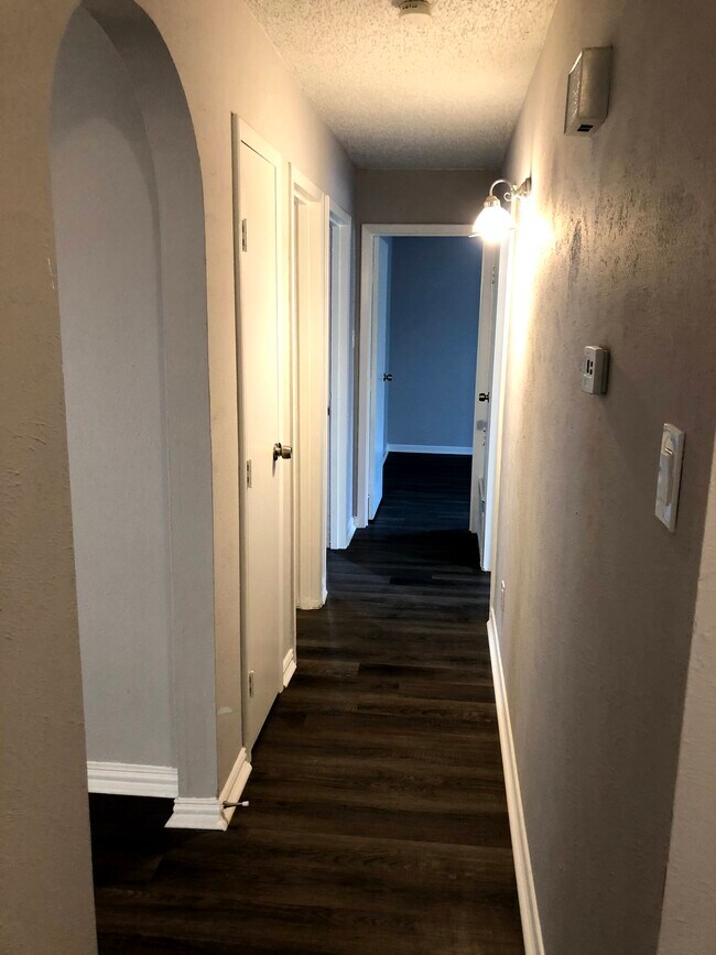 Building Photo - 1741 Crystal Way