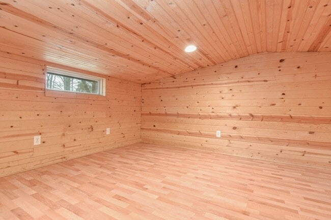 Building Photo - 20011 Parkway Ln