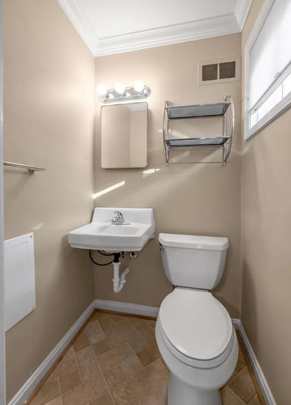 Building Photo - 2014 Rainbow Rd