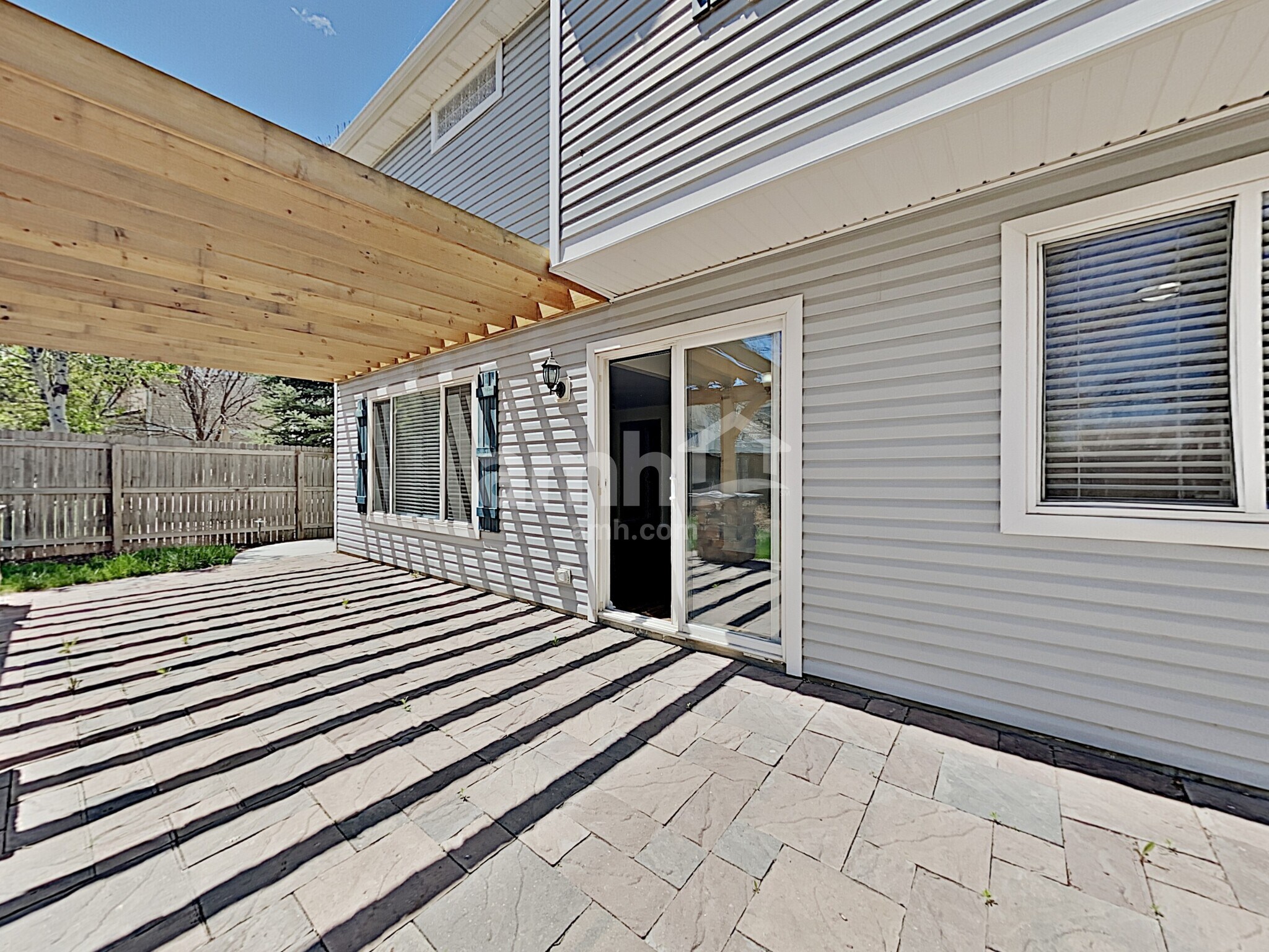 Building Photo - 9762 Chambers Dr
