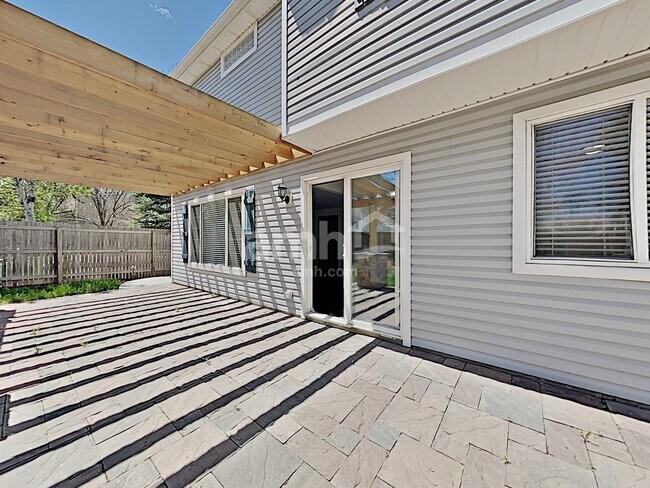 Building Photo - 9762 Chambers Dr